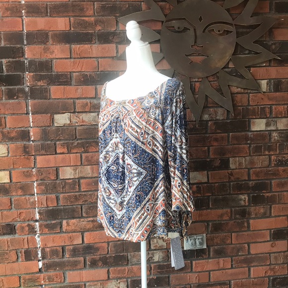 Off the shoulder top - Picture 2 of 8